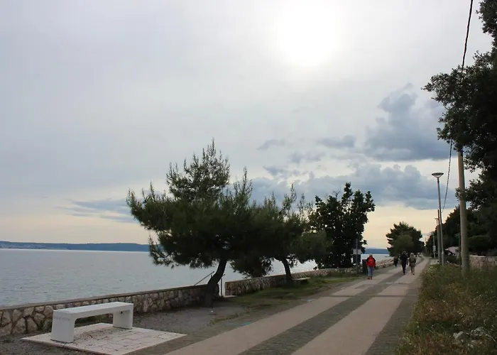 Anna Apartman *